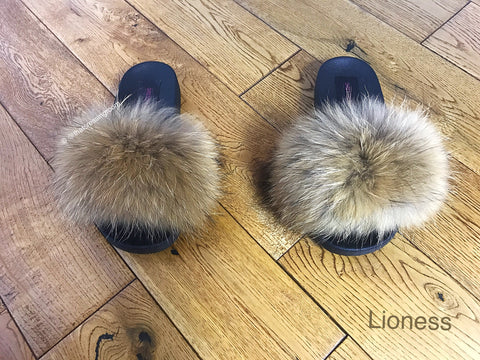 'TDR LIONESS' Raccoon Fur Sliders